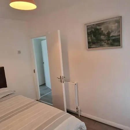 3 Bedrooms Semi-detached House,near Airport,nec * Μπέρμιγχαμ