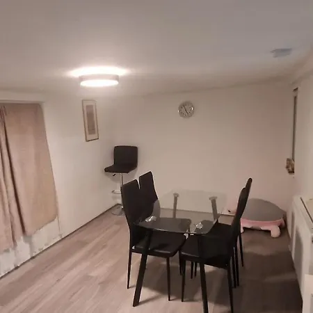 Apartamento 3 Bedrooms Semi-detached House,near Airport,nec *