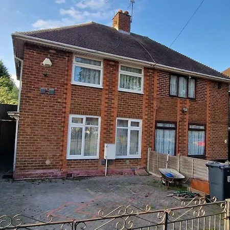 3 Bedrooms Semi-detached House,near Airport,nec * Birmingam