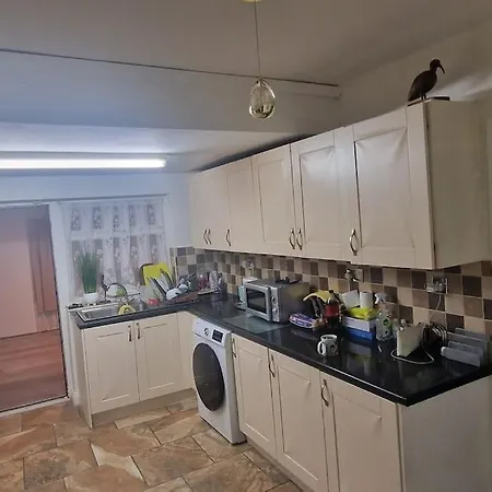 Apartamento 3 Bedrooms Semi-detached House,near Airport,nec *